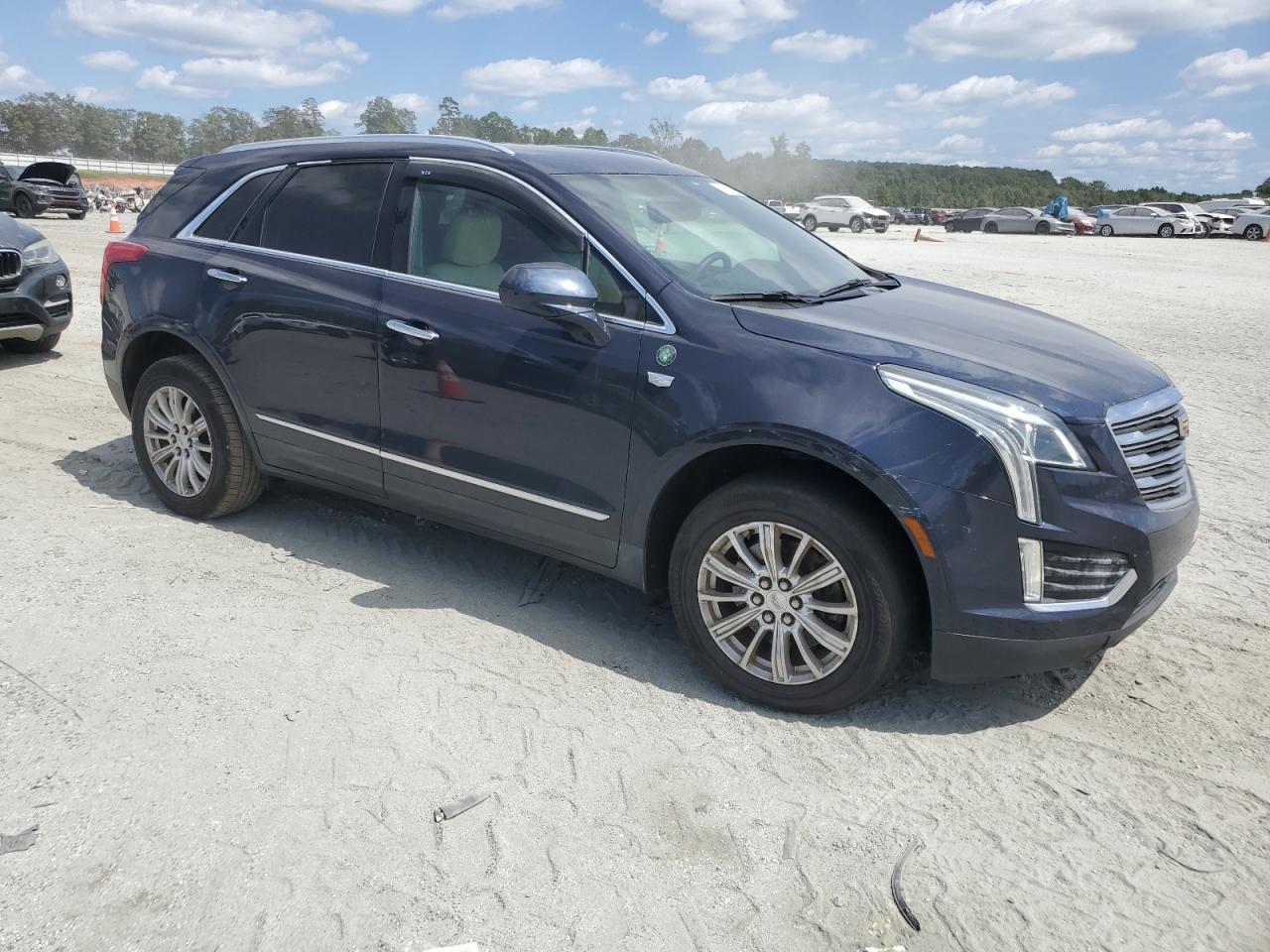 2017 CADILLAC XT5