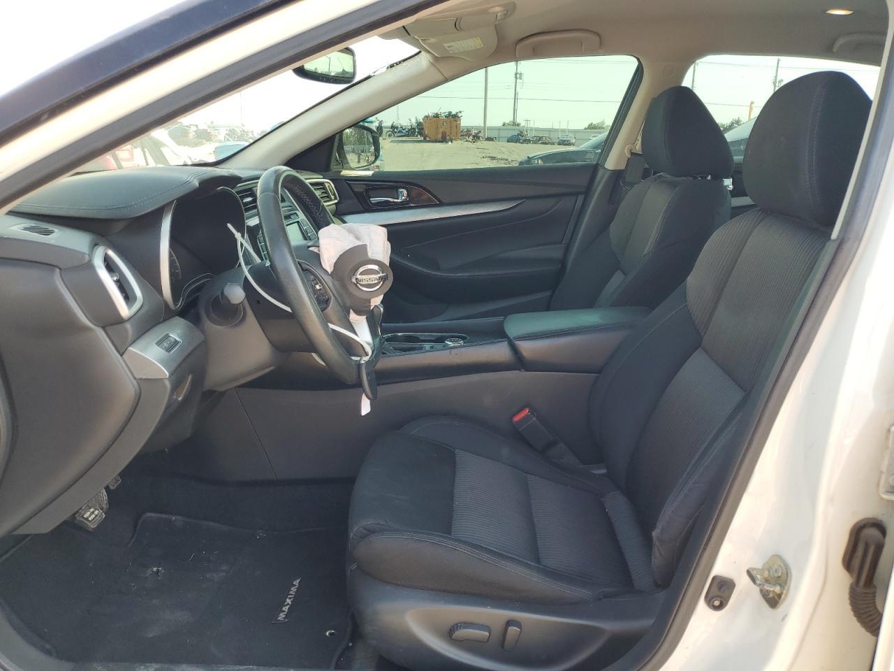 2017 NISSAN Maxima
