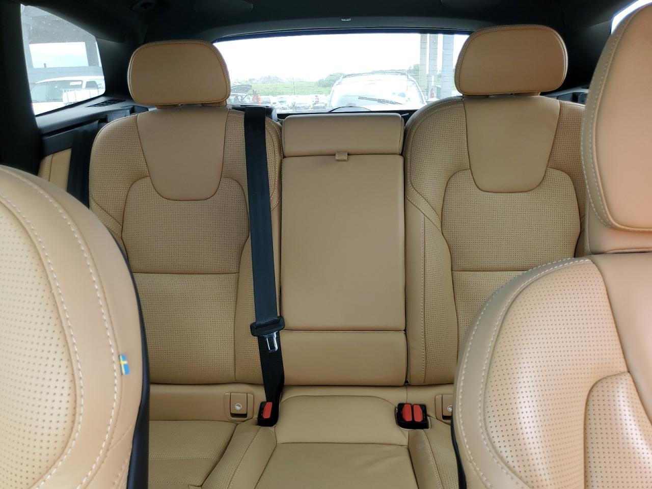 2021 VOLVO XC60