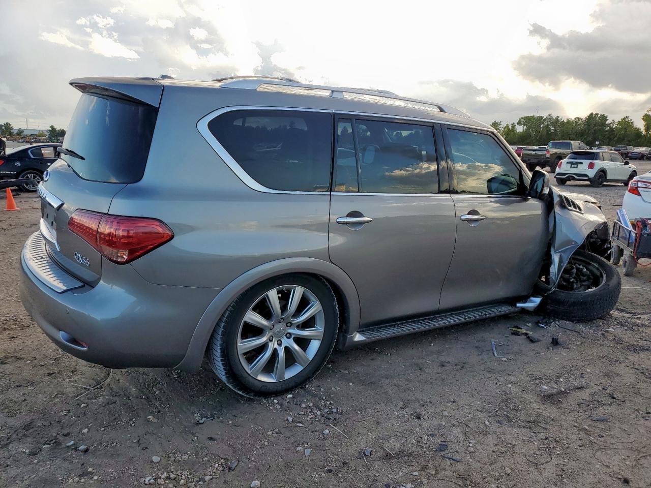 2011 INFINITI QX56