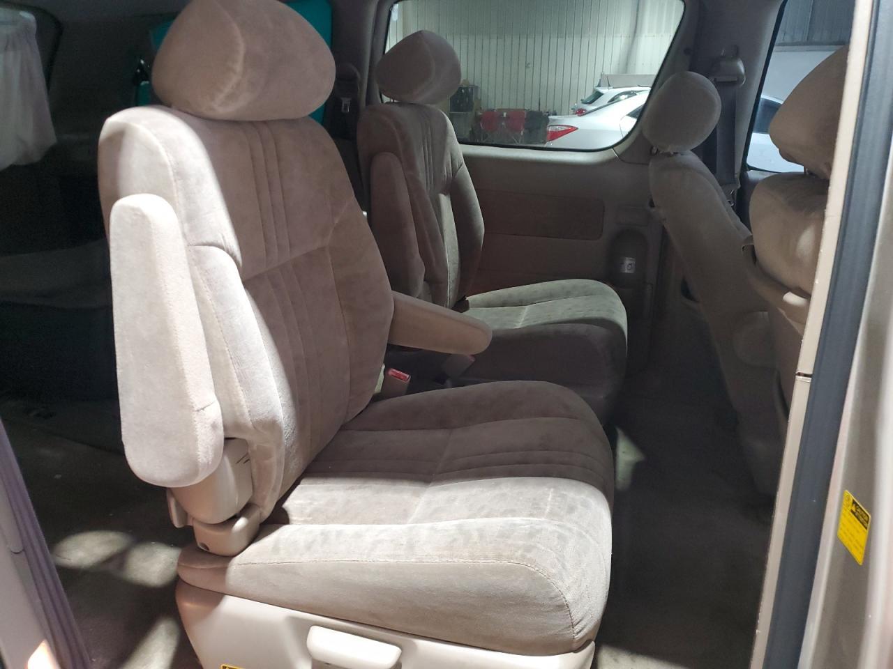 2002 TOYOTA SIENNA