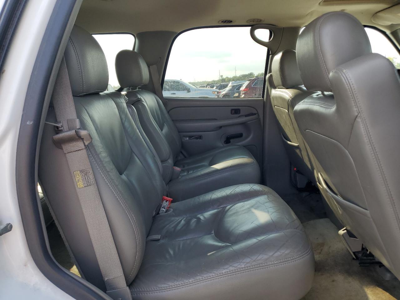 2004 CHEVROLET Tahoe