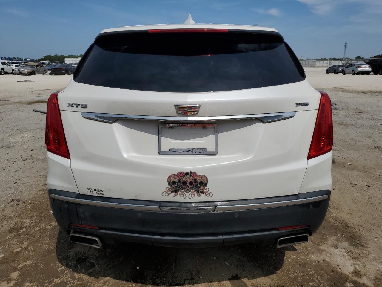 2017 CADILLAC XT5