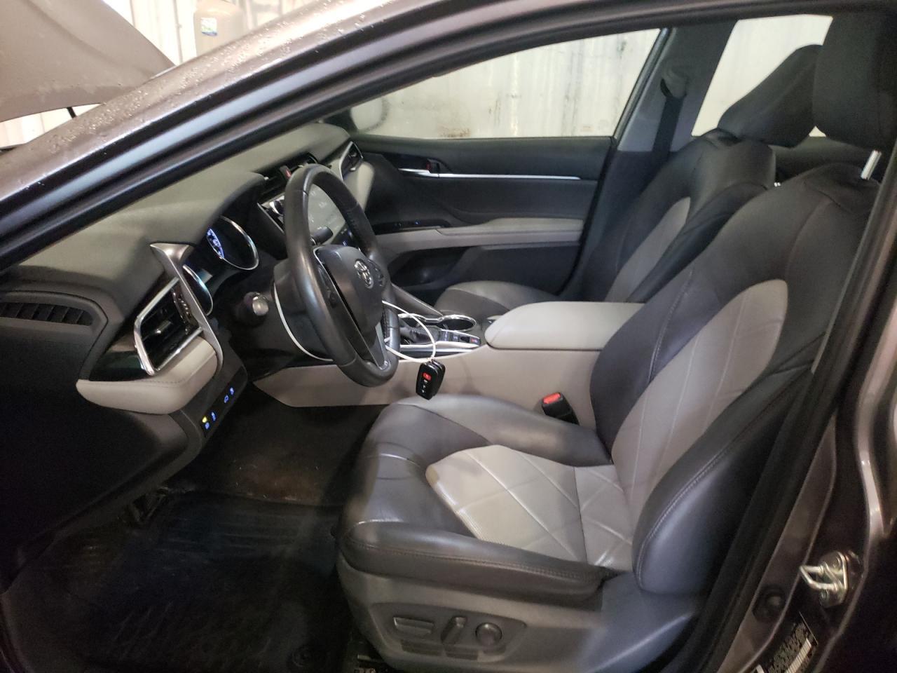 2018 TOYOTA CAMRY