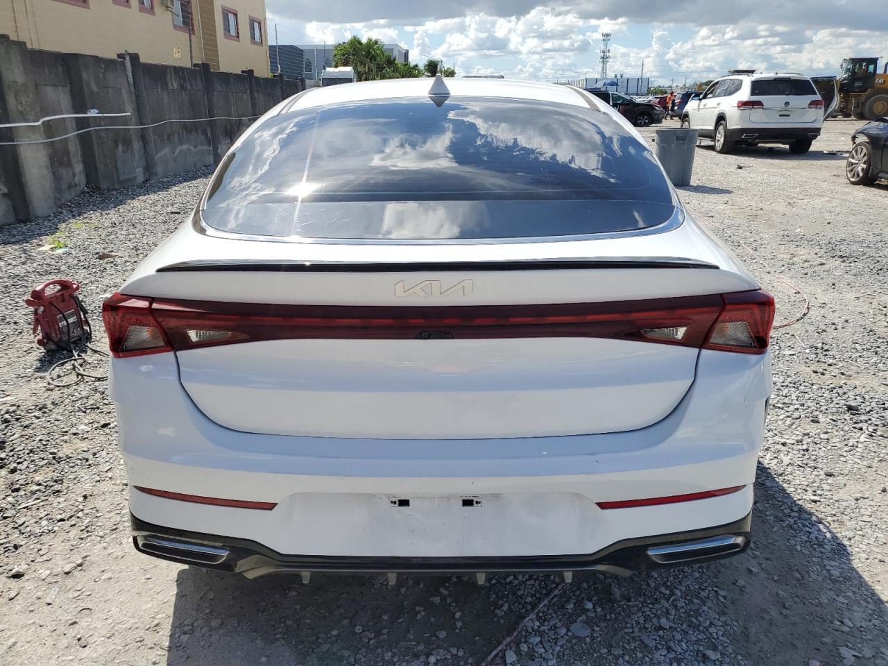 2022 KIA K5