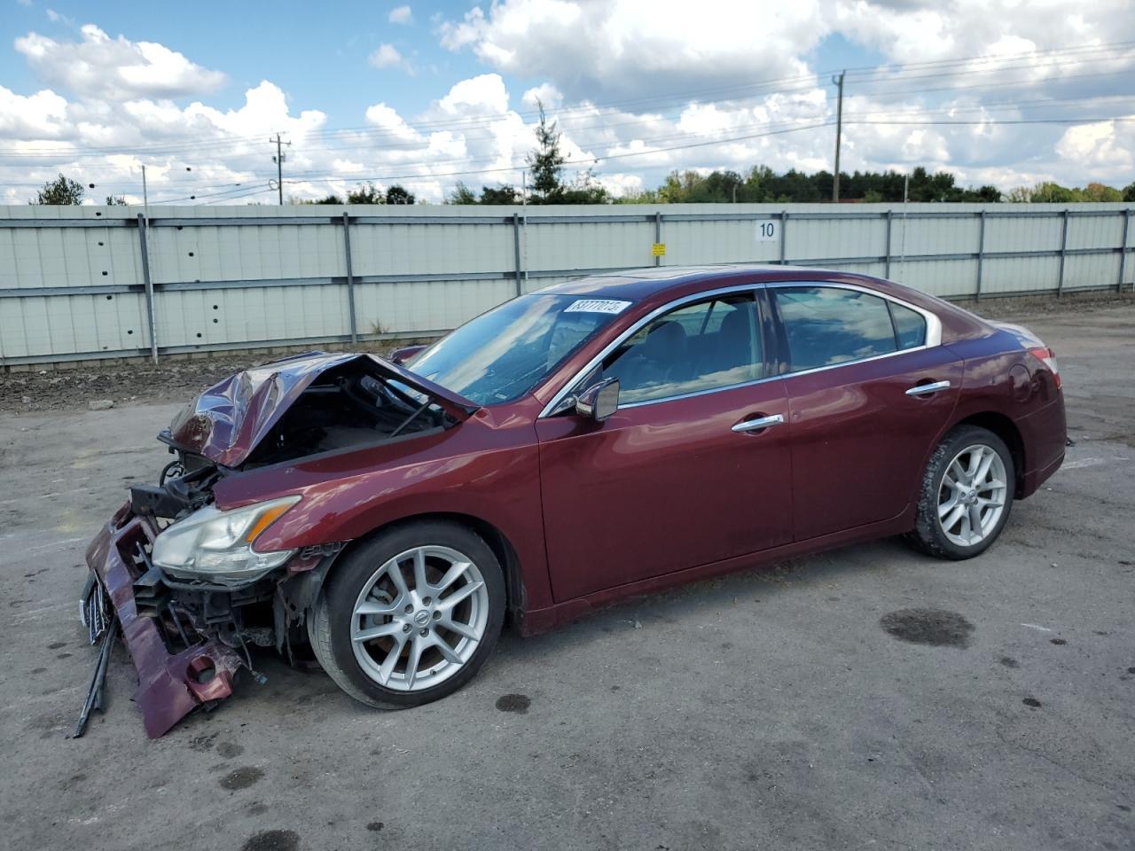 2010 NISSAN Maxima