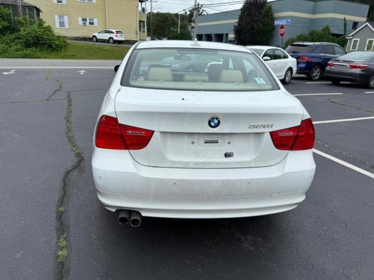 2011 BMW 3 SERIES
