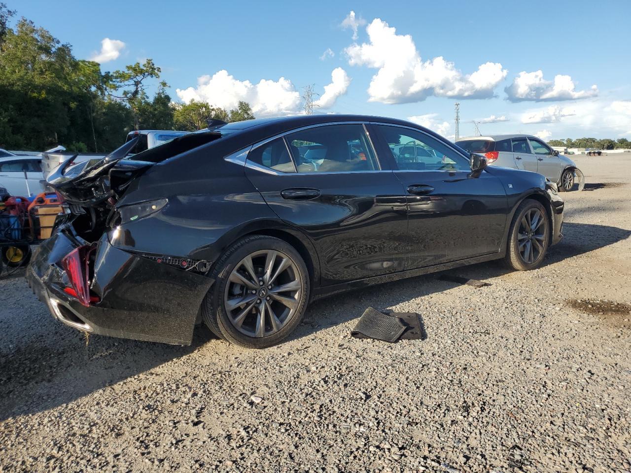2019 LEXUS Es