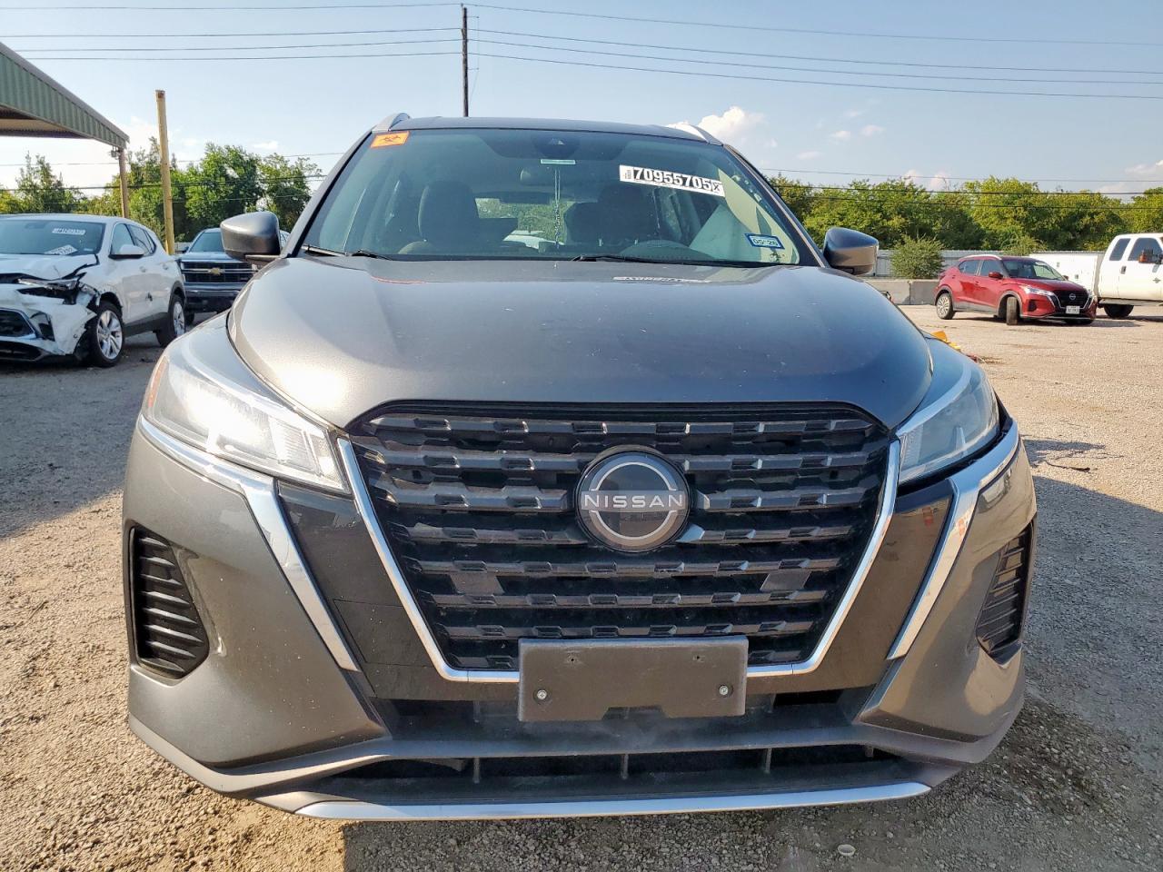 2023 NISSAN KICKS