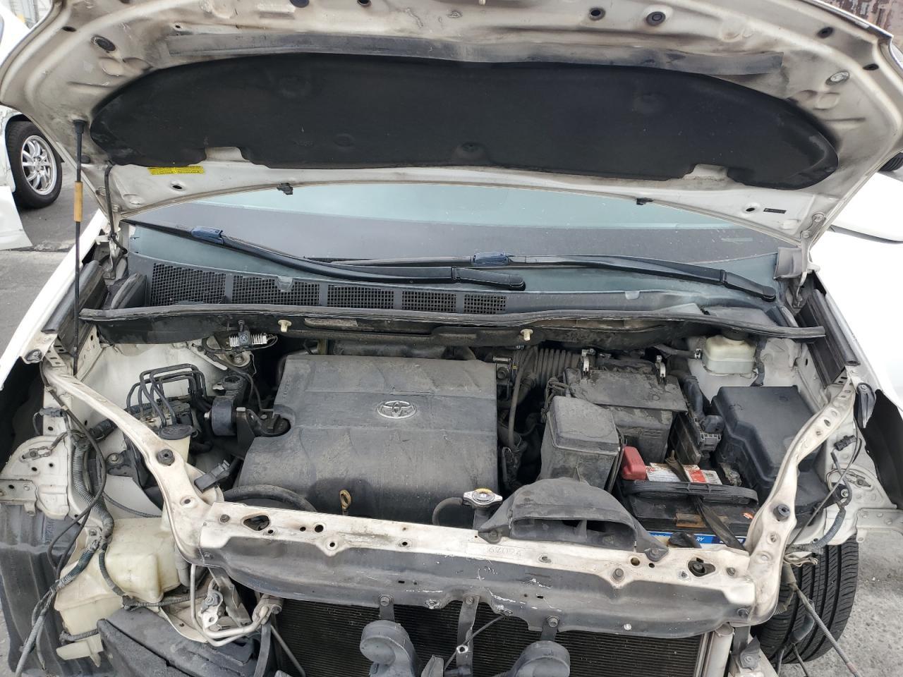 2015 TOYOTA SIENNA