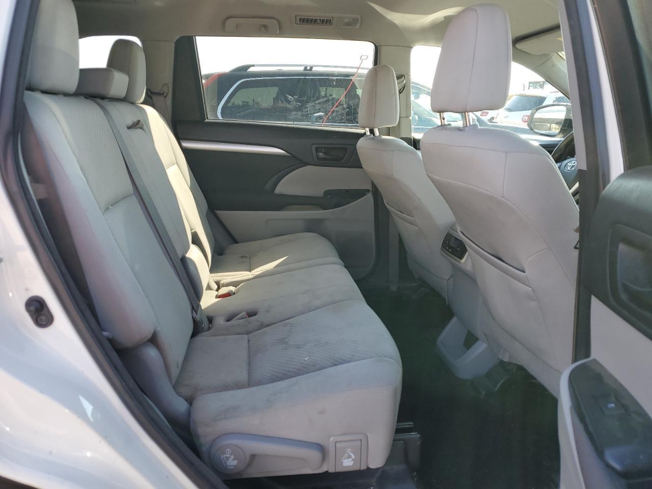 2016 TOYOTA HIGHLANDER