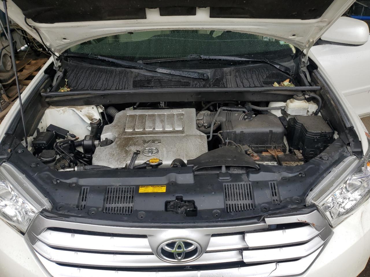 2013 TOYOTA HIGHLANDER