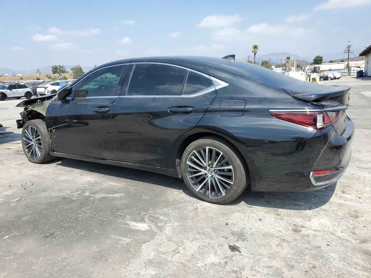 2024 LEXUS Es