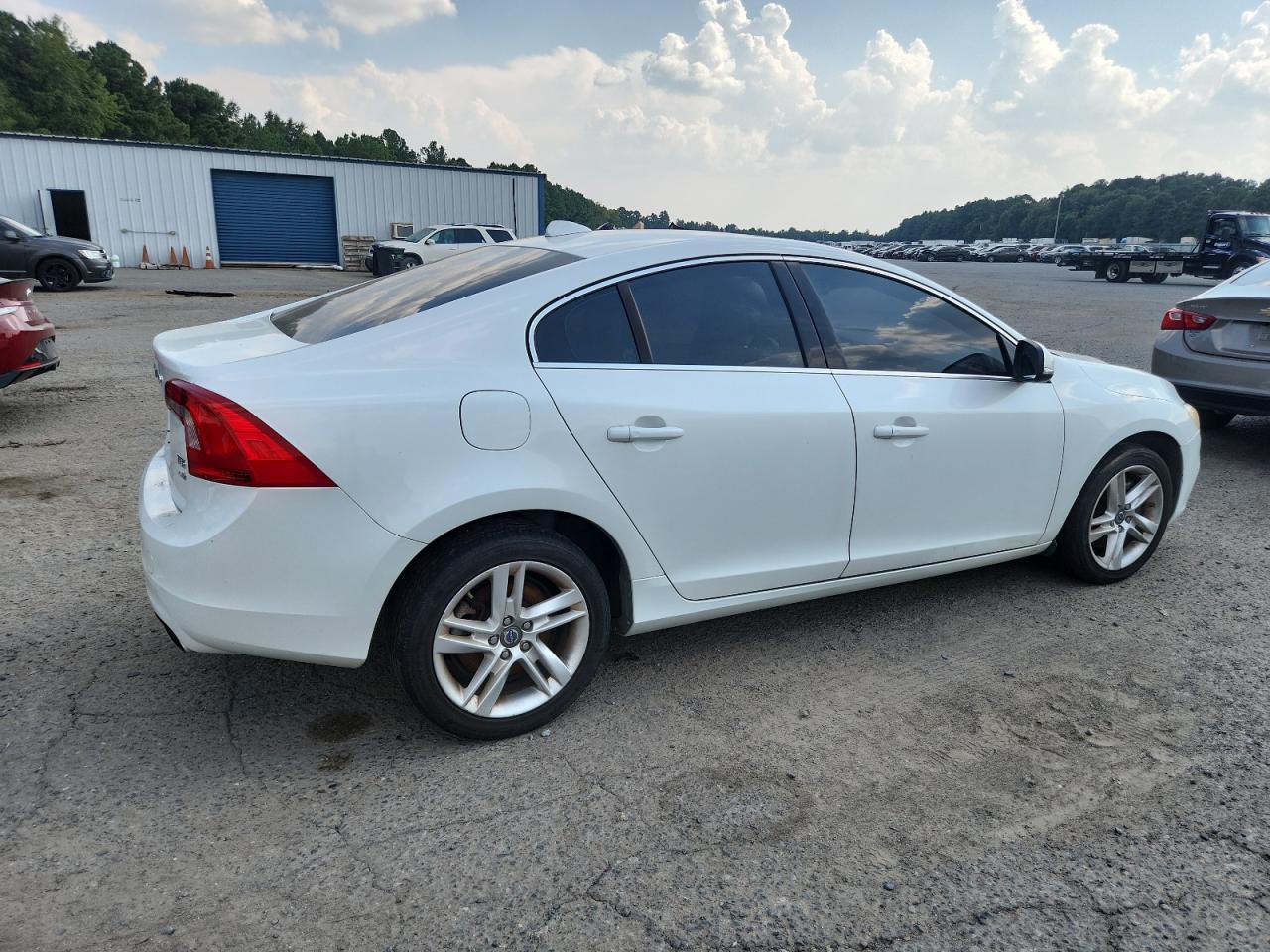 2015 VOLVO S60