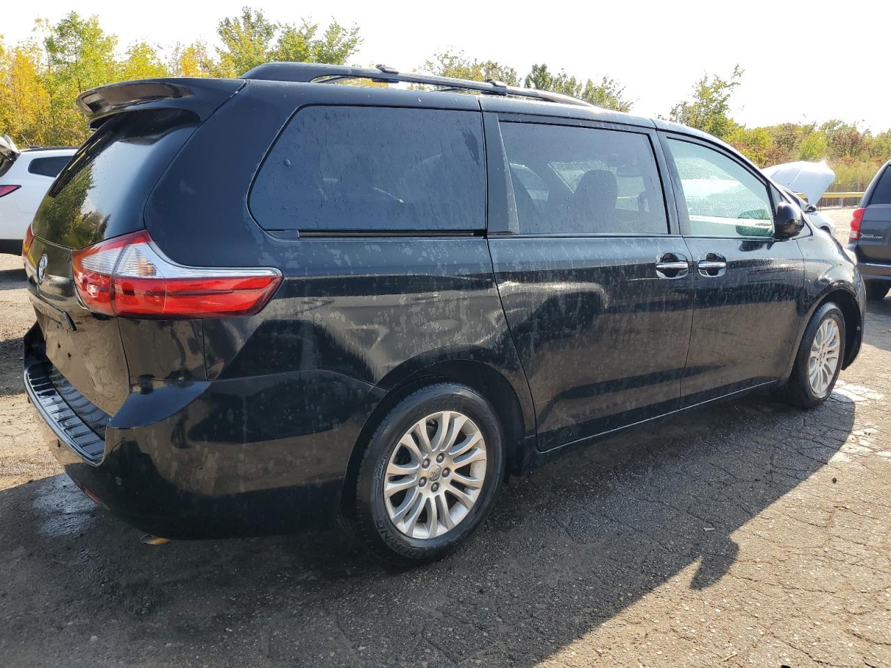 2016 TOYOTA SIENNA