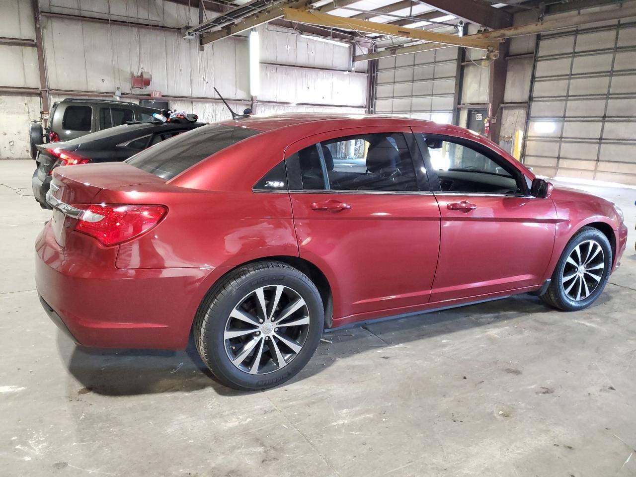 2011 CHRYSLER 200