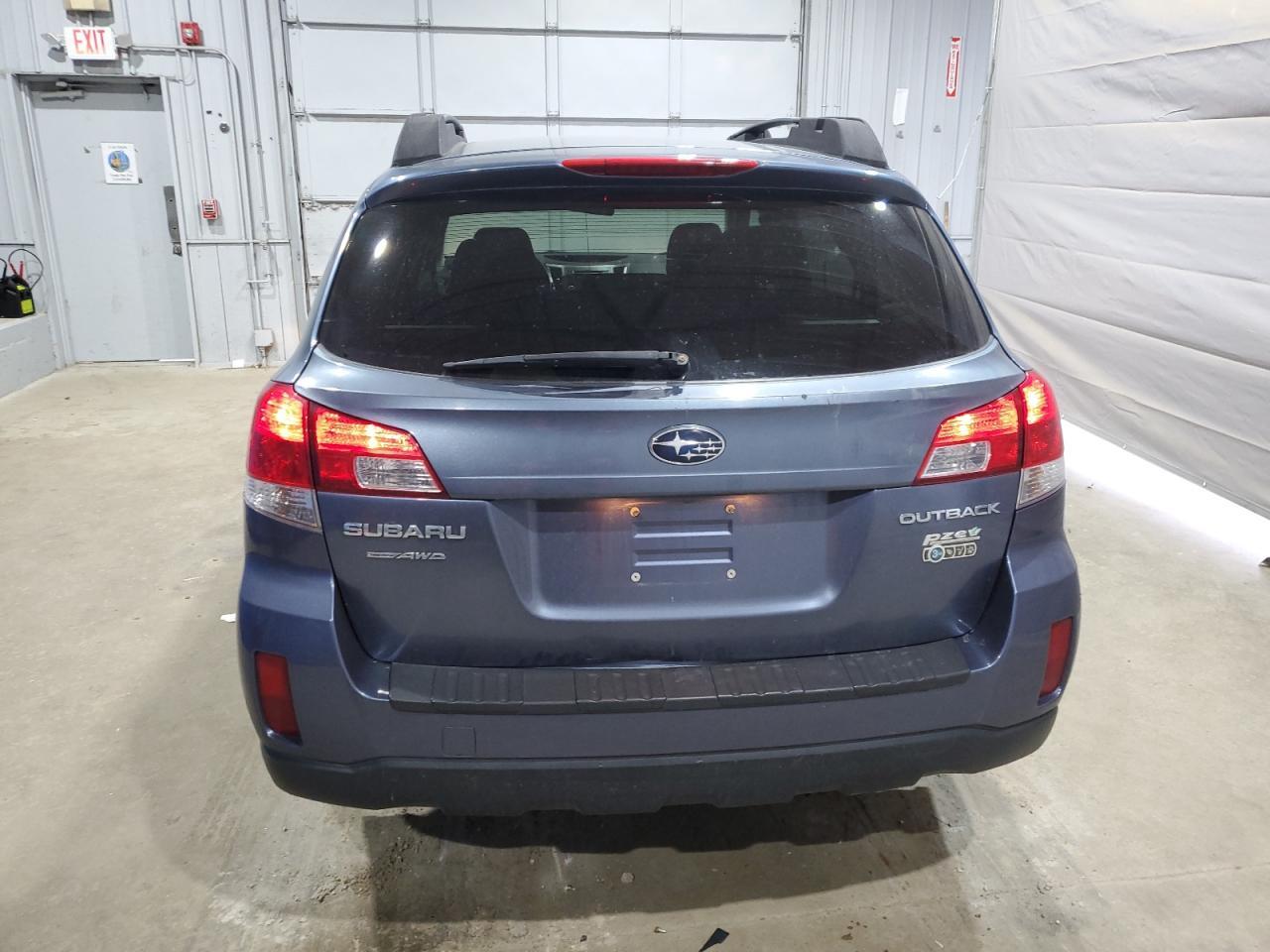 2013 SUBARU Outback