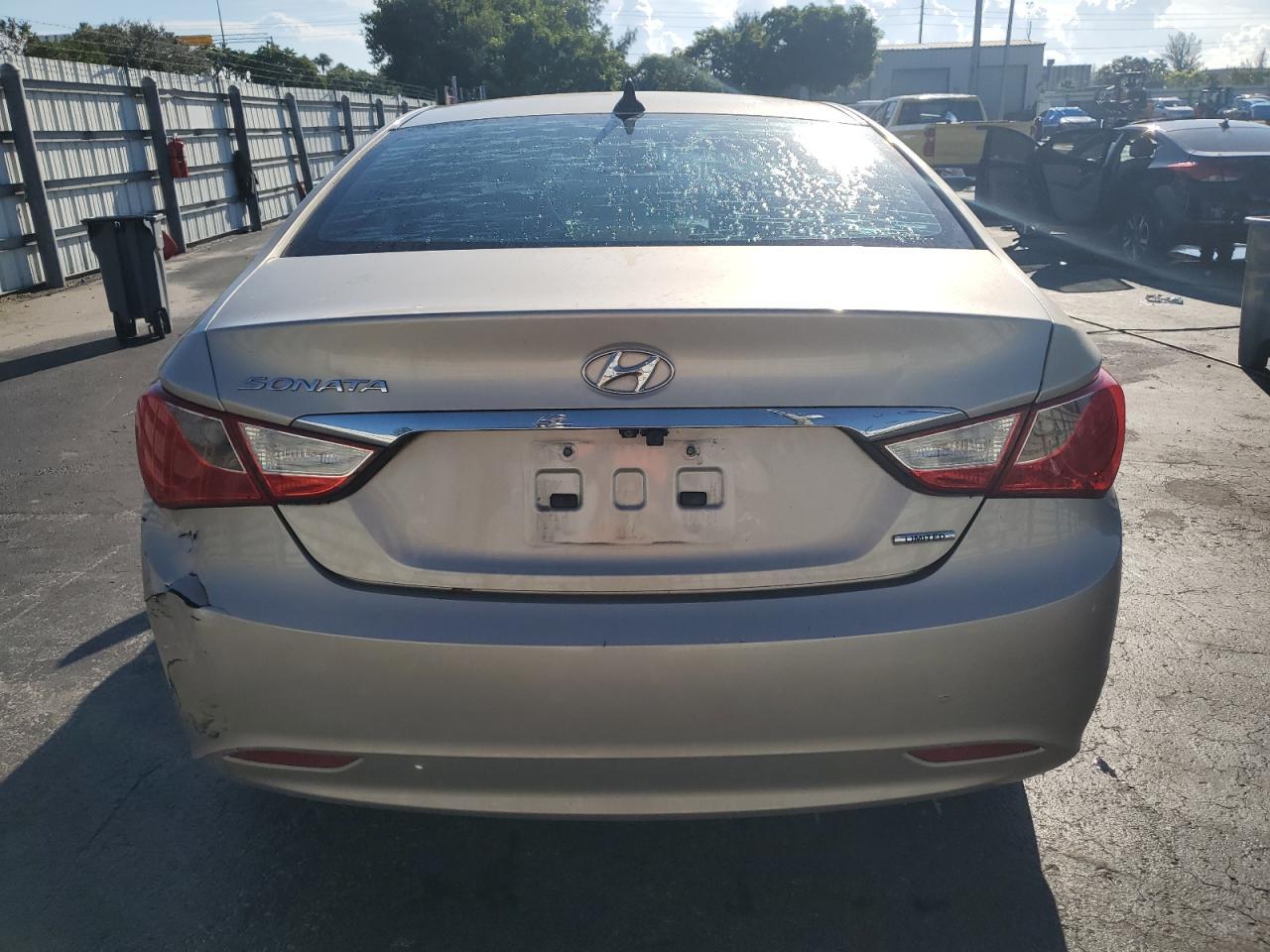2011 HYUNDAI SONATA