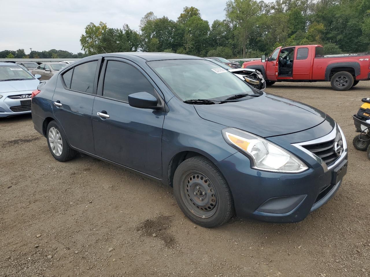 2015 NISSAN VERSA