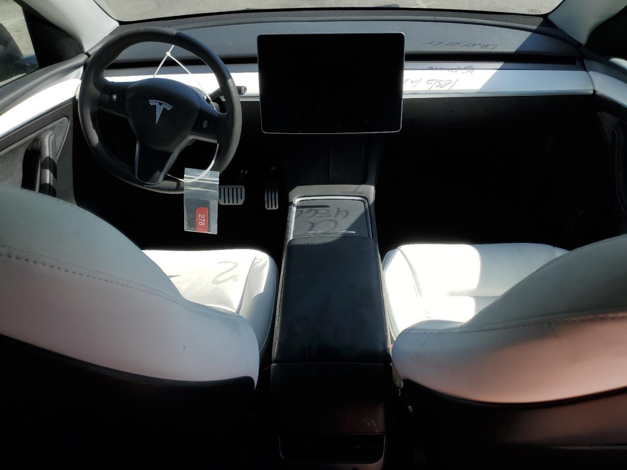 2025 TESLA MODEL Y
