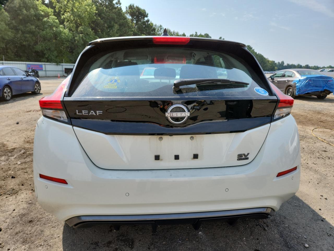 2025 NISSAN LEAF