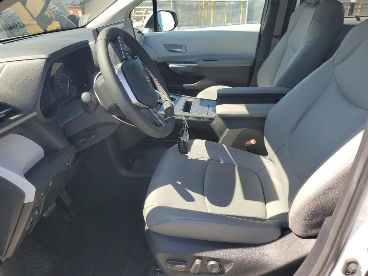 2025 TOYOTA SIENNA