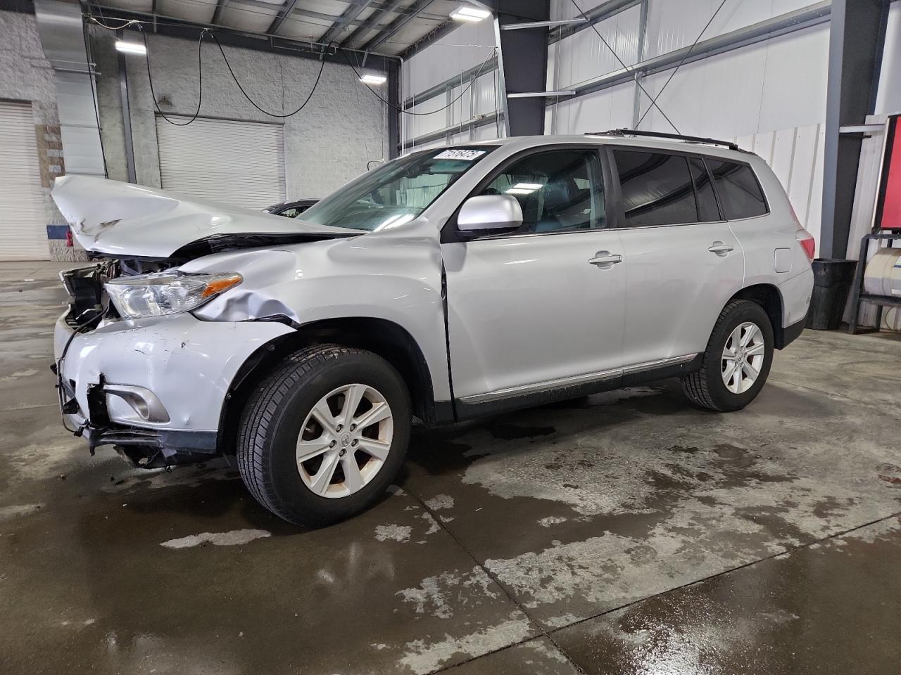 2013 TOYOTA HIGHLANDER