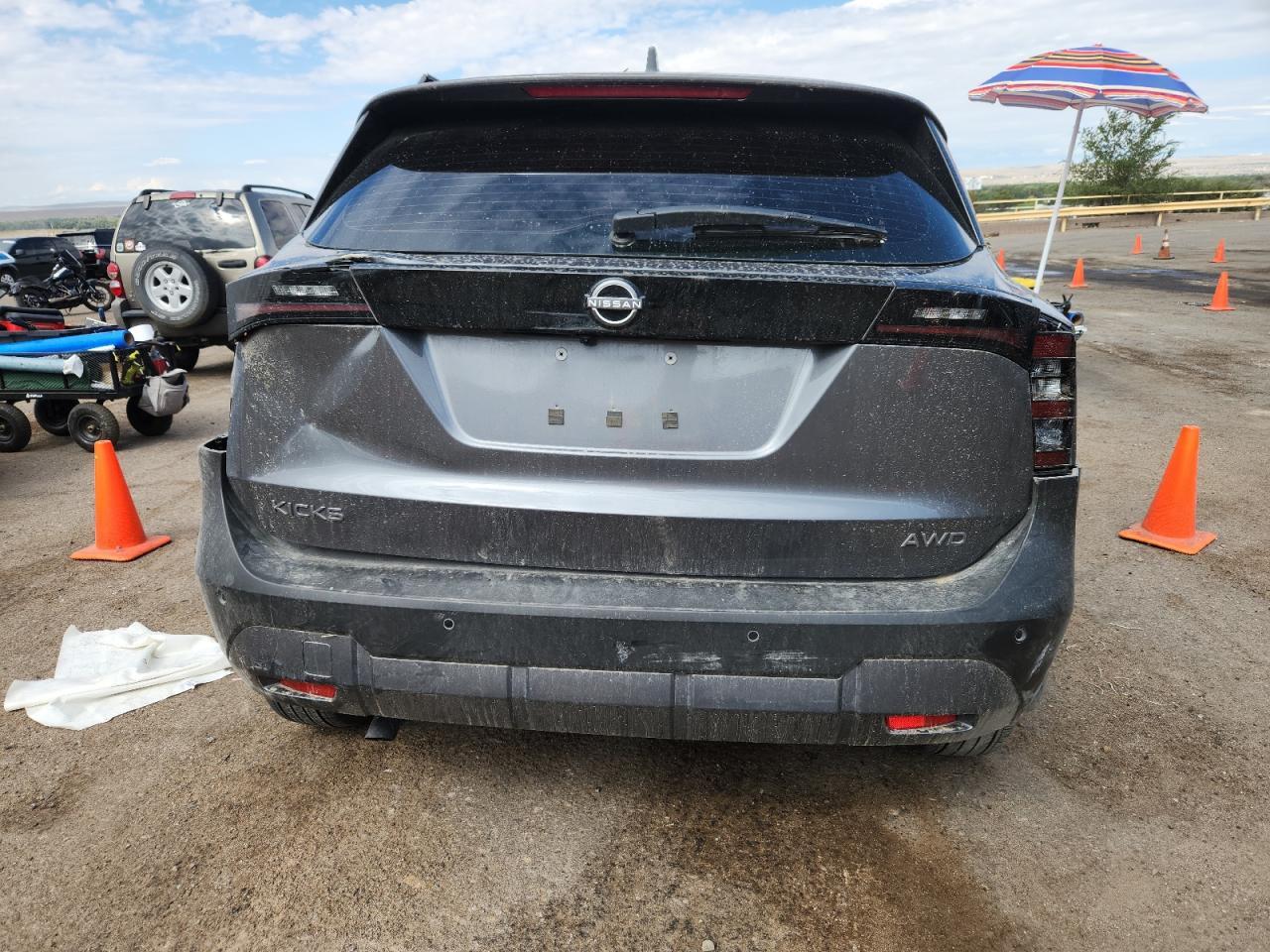 2025 NISSAN KICKS