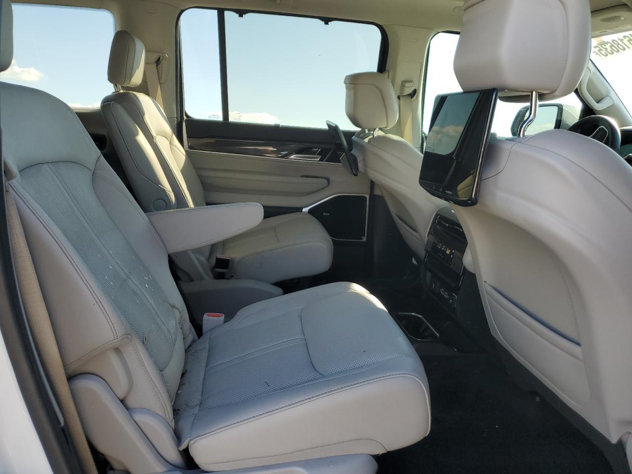 2022 JEEP Wagoneer