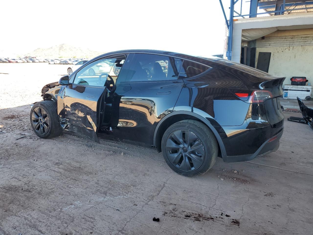 2024 TESLA MODEL Y