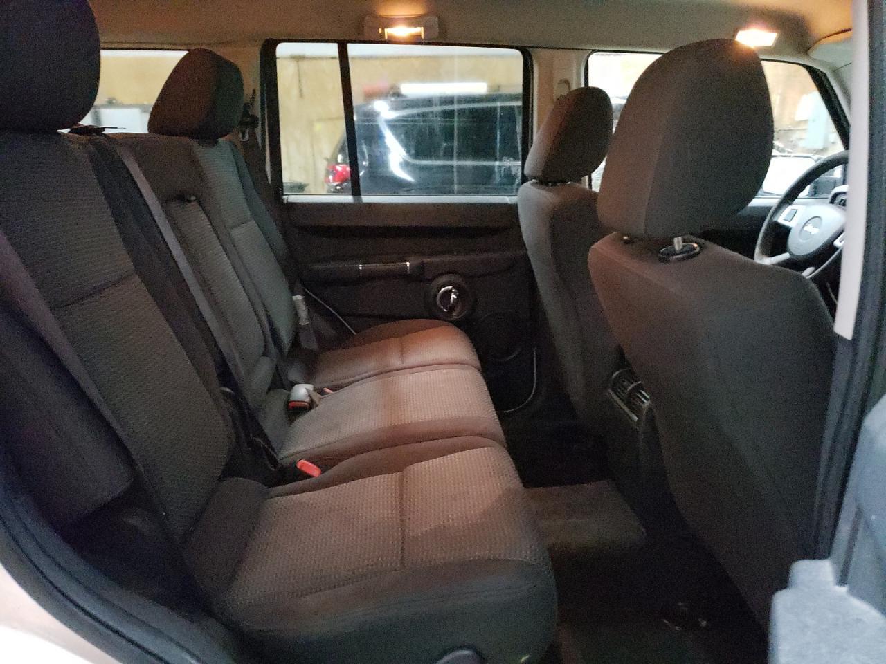 2010 JEEP Commander