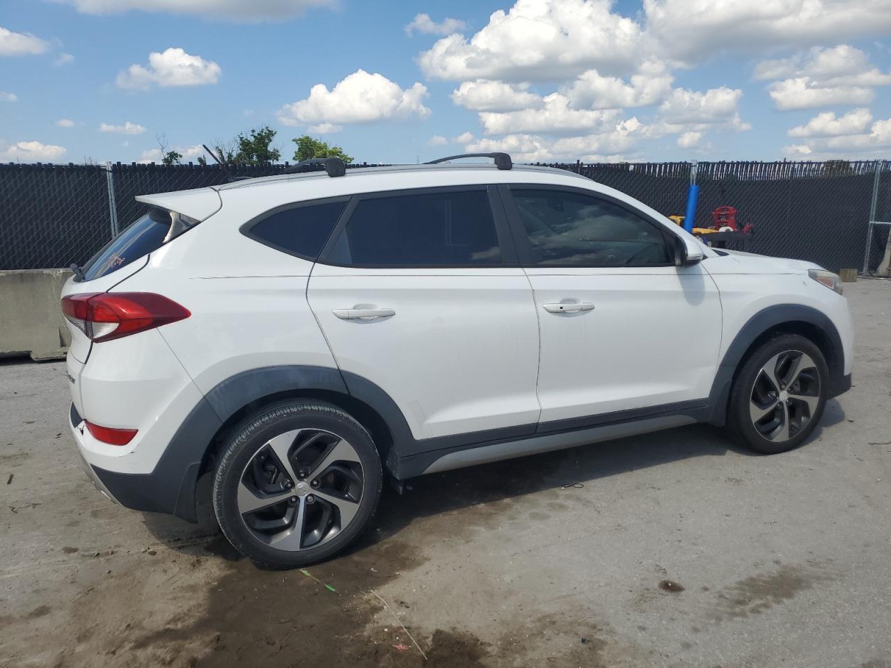 2017 HYUNDAI TUCSON