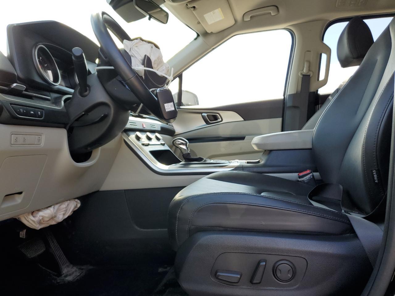 2023 KIA Carnival