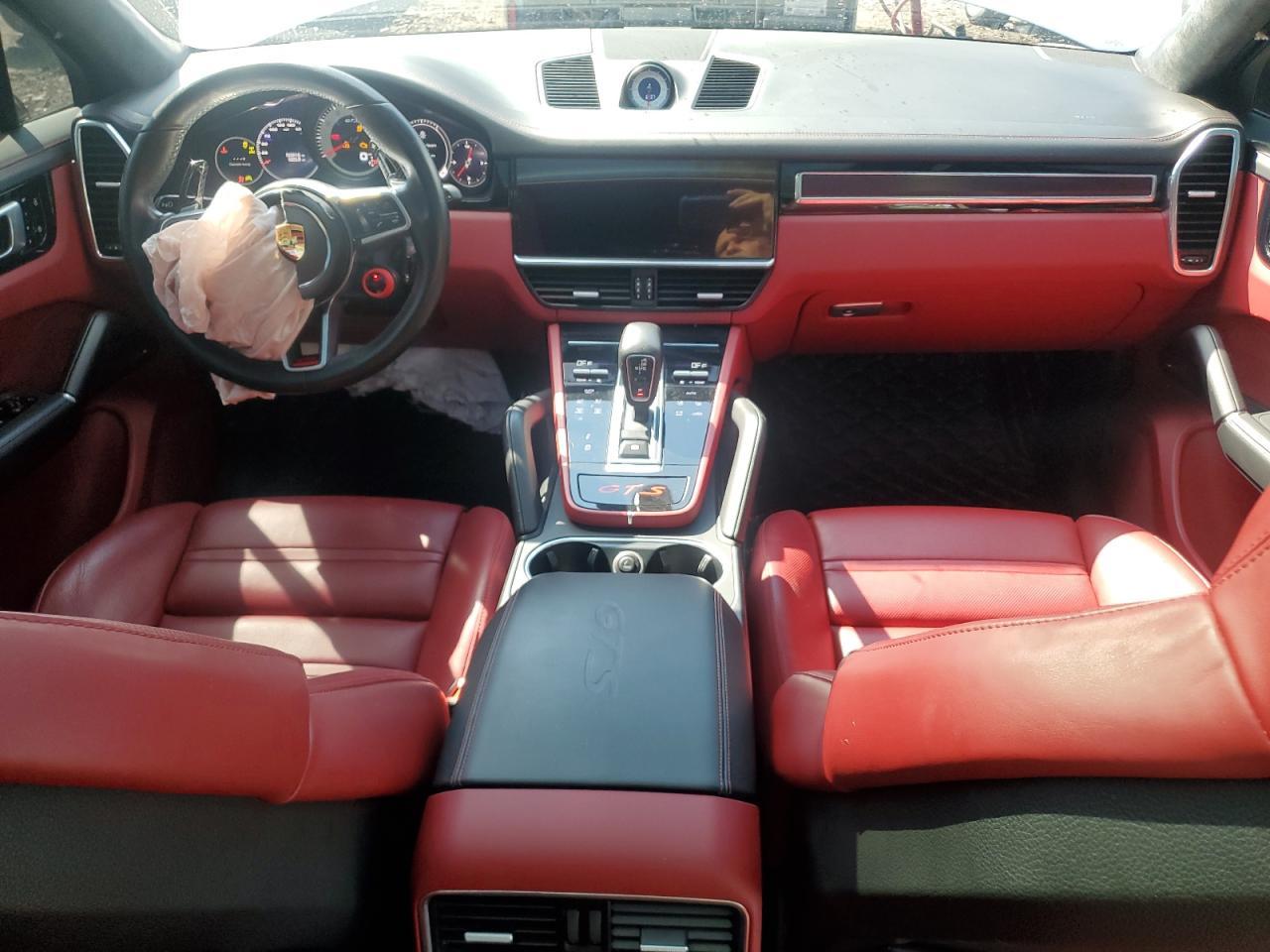 2021 PORSCHE CAYENNE