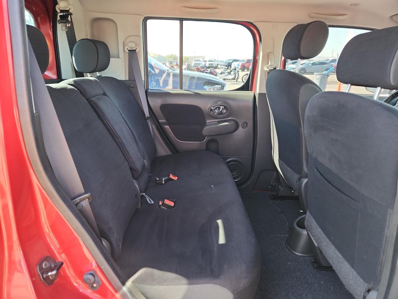 2011 NISSAN CUBE