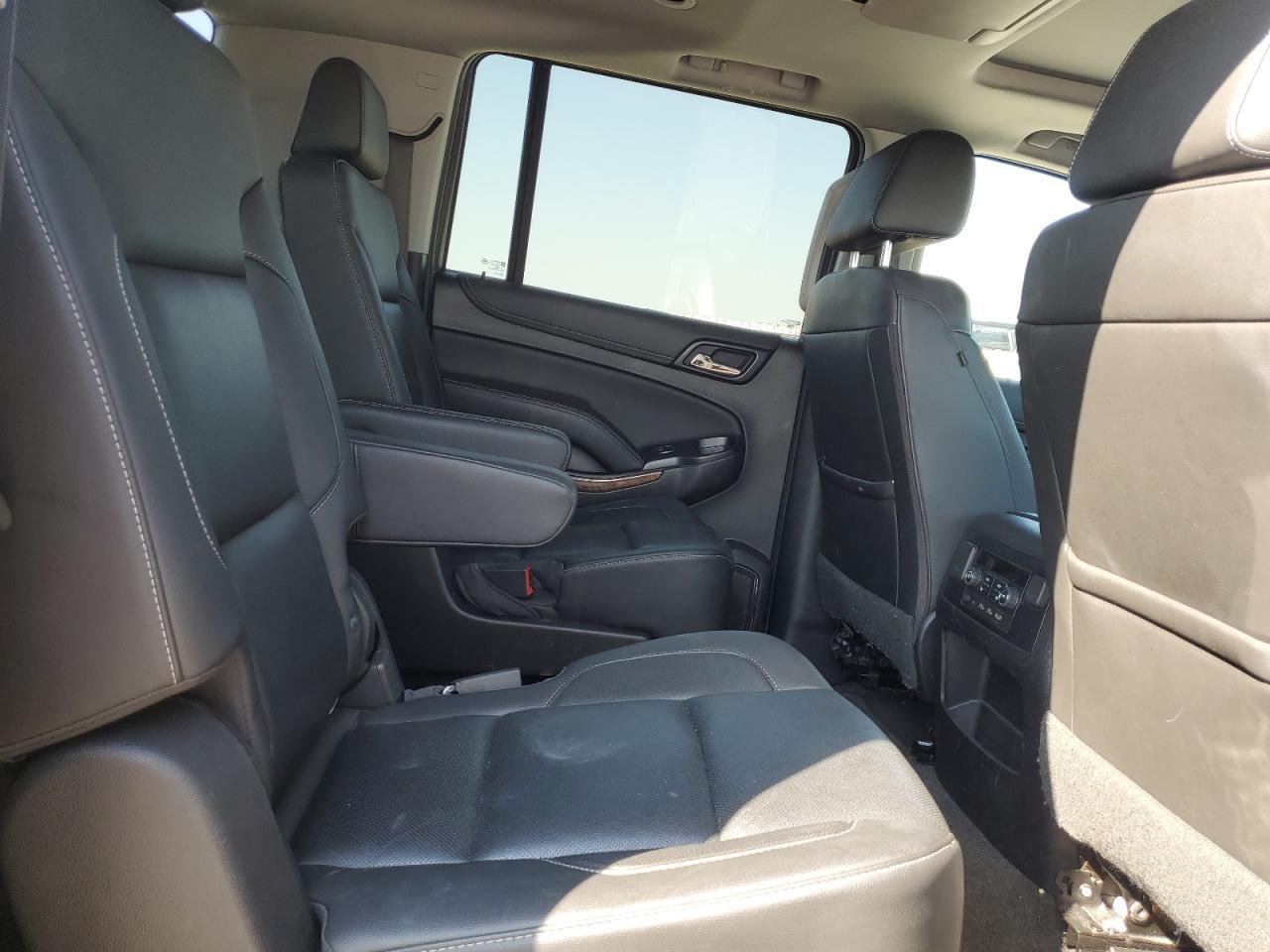 2018 CHEVROLET Suburban