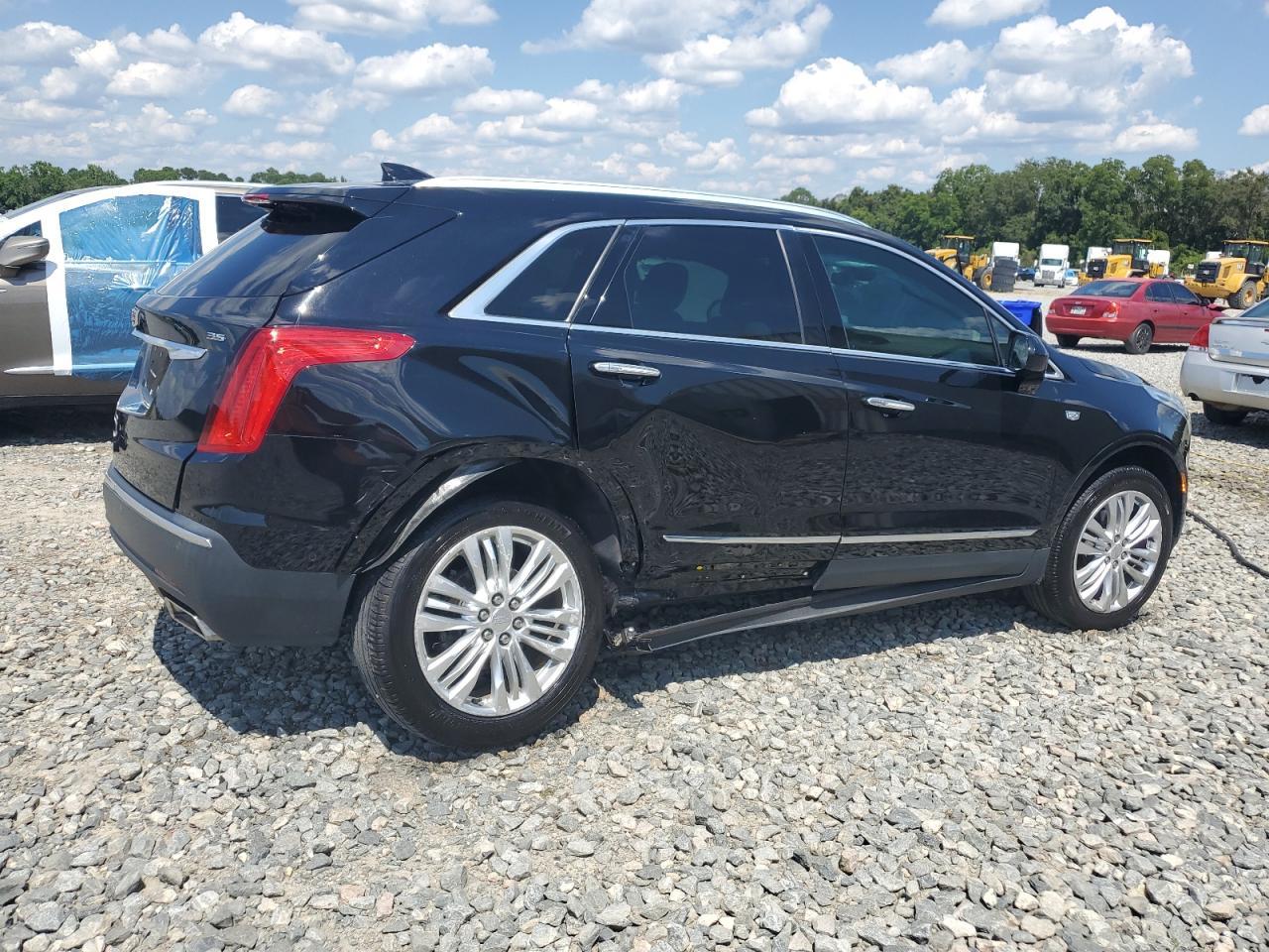 2017 CADILLAC XT5