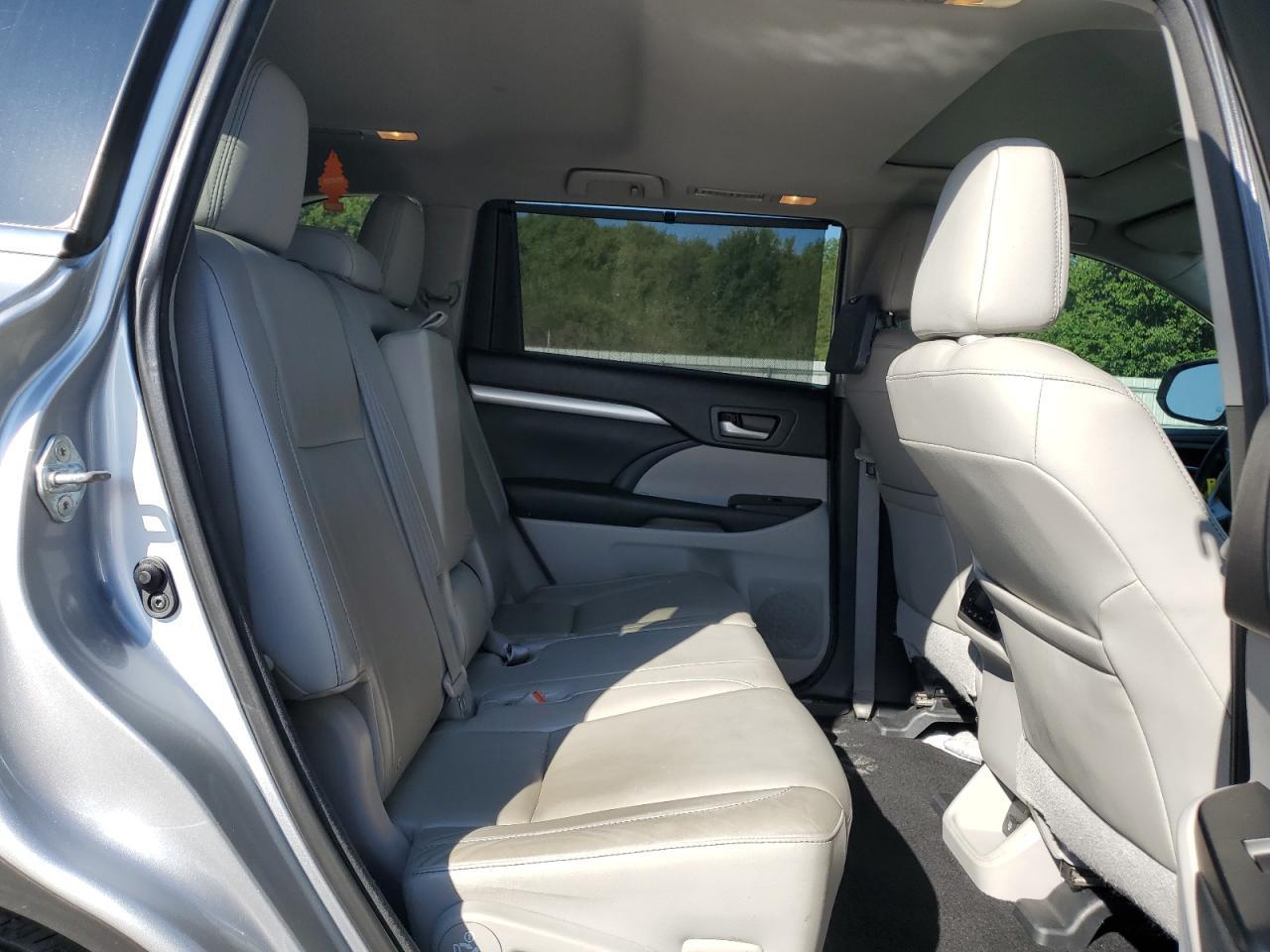 2015 TOYOTA HIGHLANDER