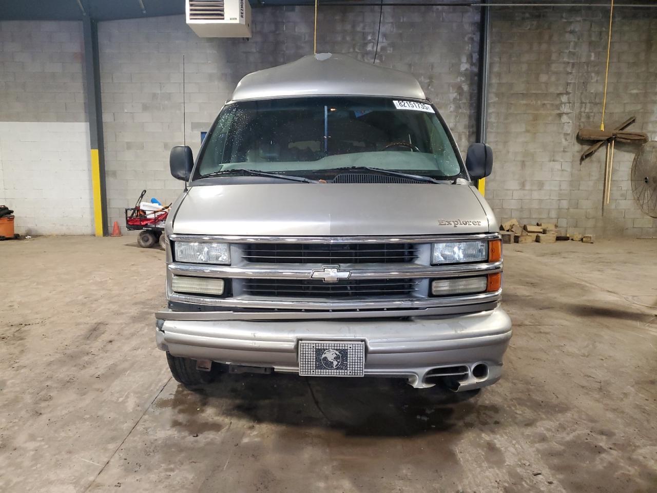 2002 CHEVROLET EXPRESS 2500