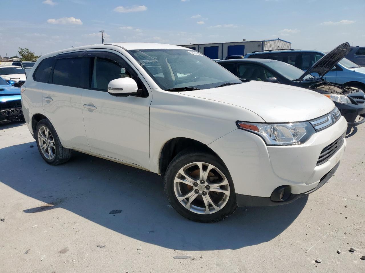 2014 MITSUBISHI outlander