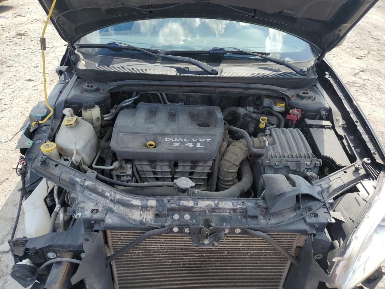 2013 CHRYSLER 200
