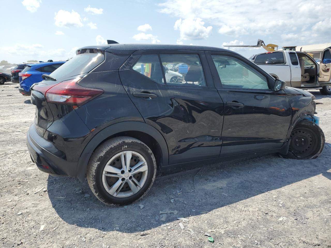 2023 NISSAN KICKS