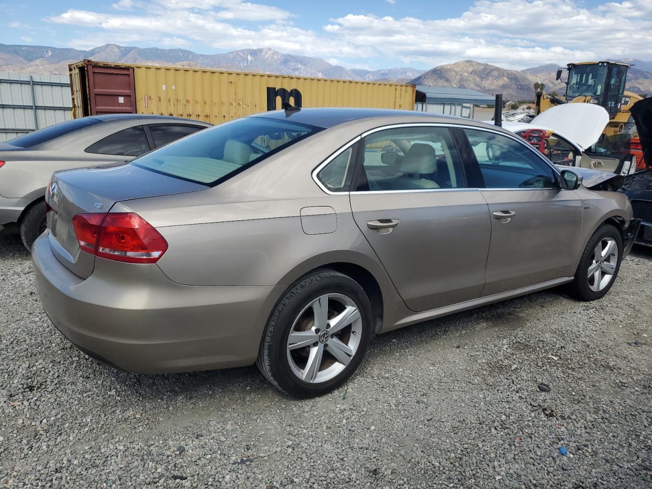 2015 VOLKSWAGEN Passat