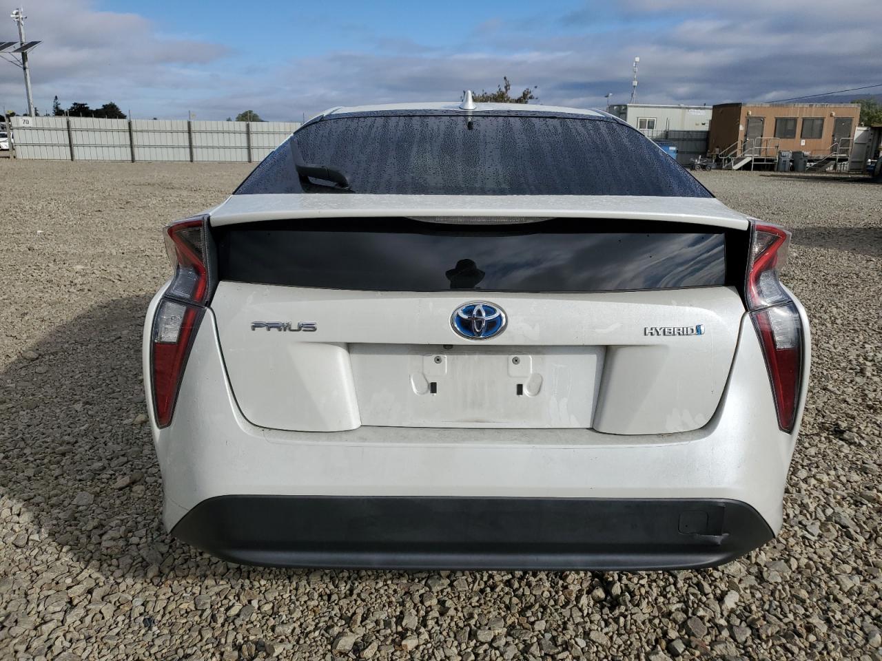 2016 TOYOTA PRIUS