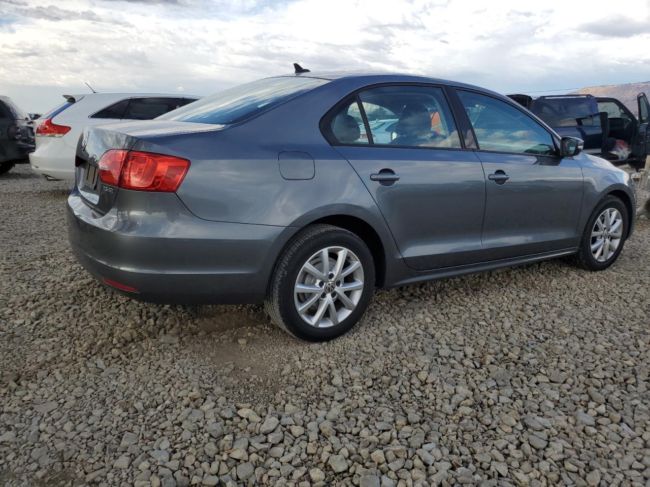 2011 VOLKSWAGEN JETTA
