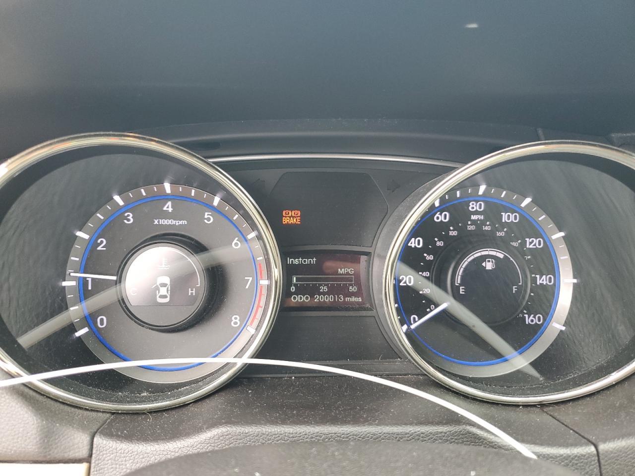 2011 HYUNDAI SONATA