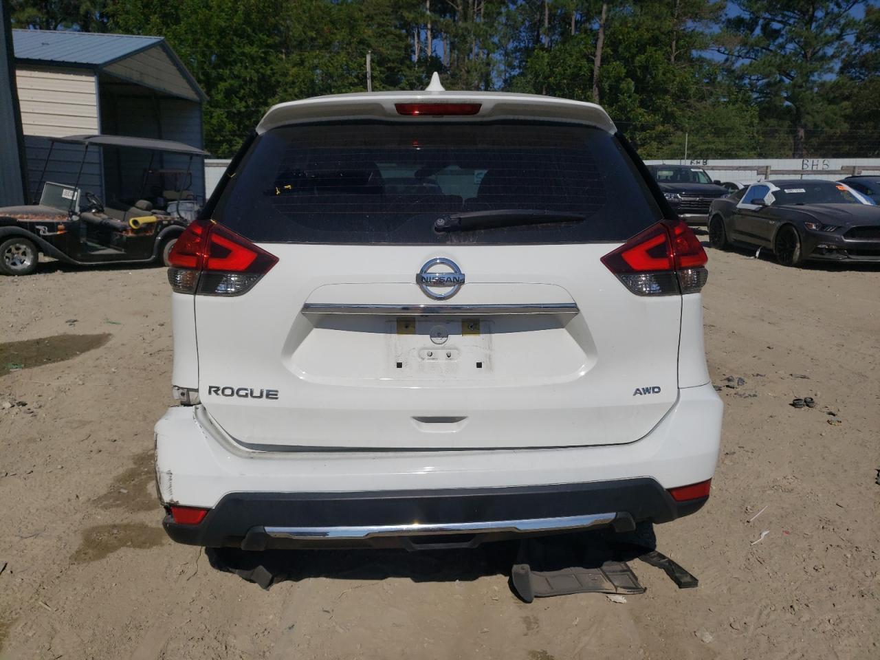 2017 NISSAN ROGUE