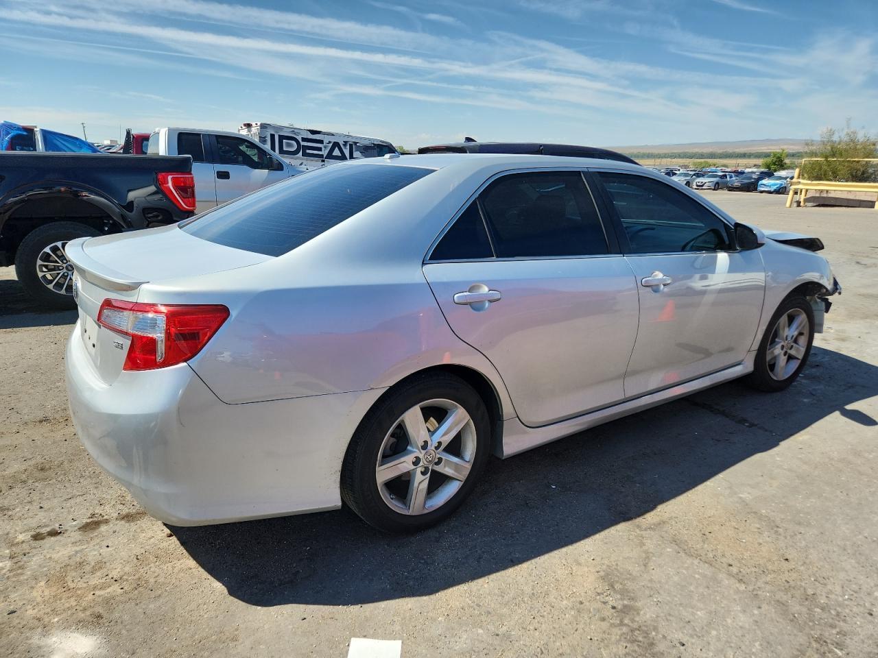 2014 TOYOTA CAMRY