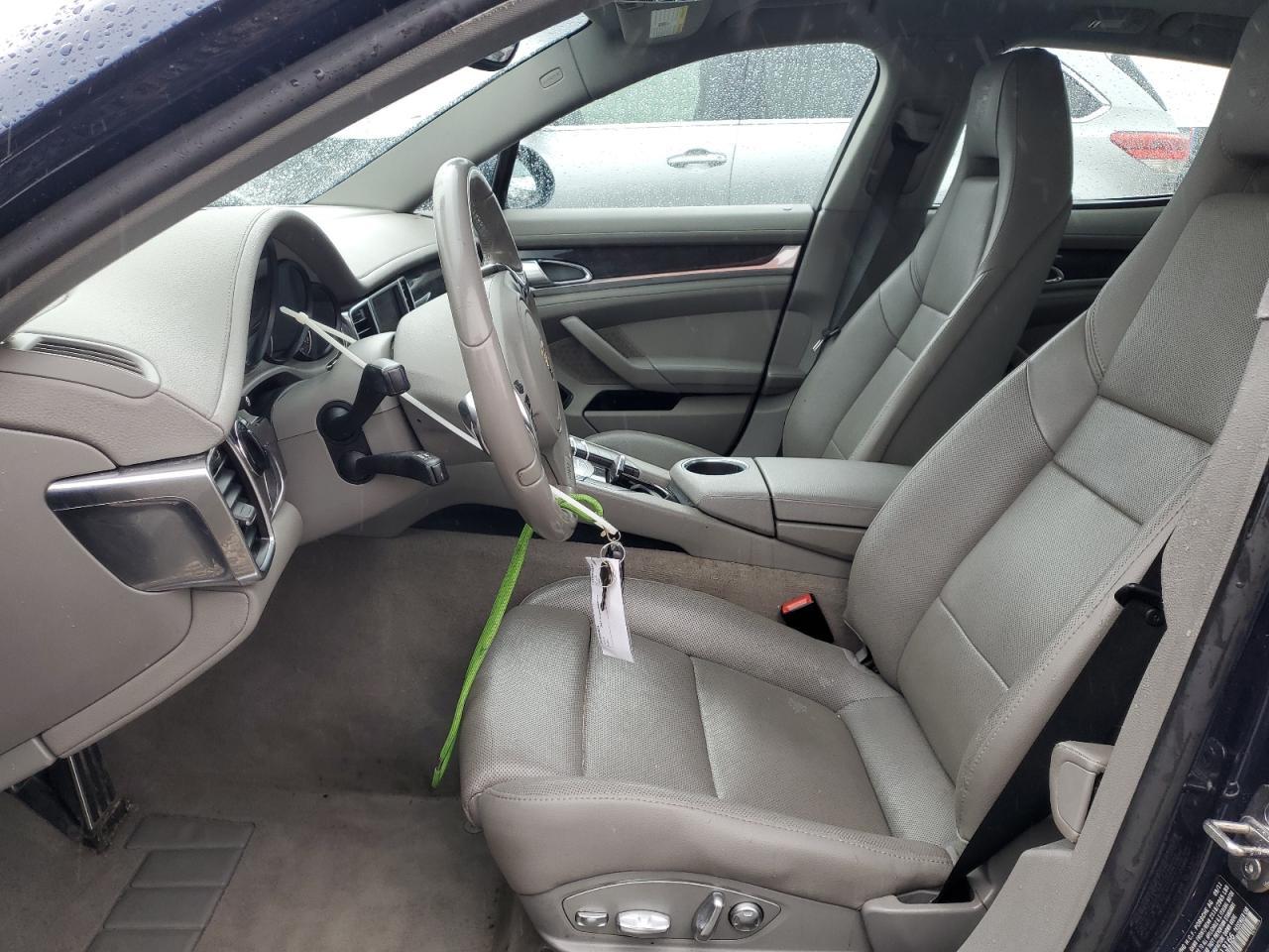 2012 PORSCHE Panamera