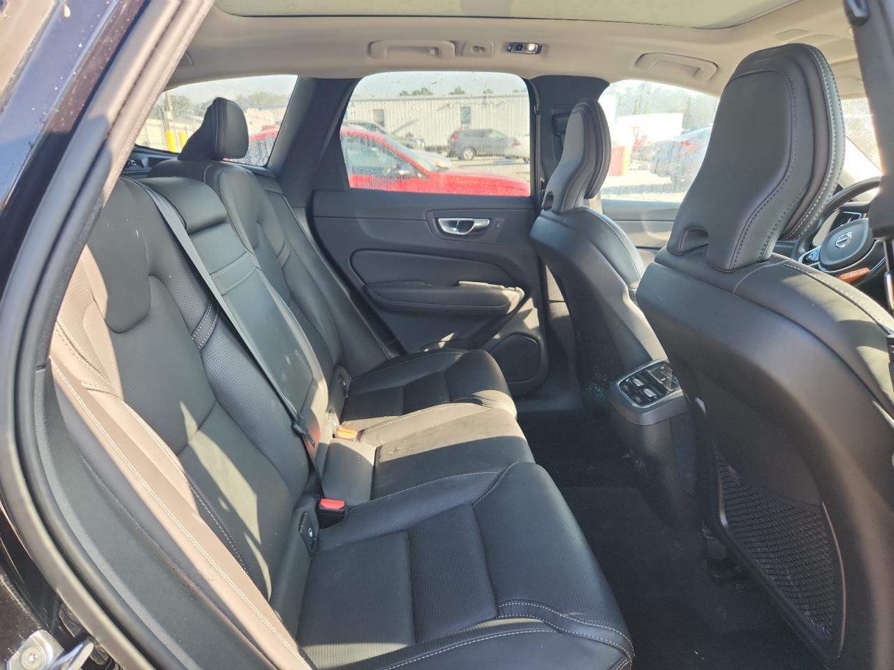 2021 VOLVO XC60